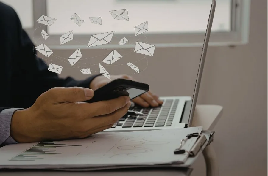 Capture d’écran : Fil d'actualités — envoyer des notifications aux équipes